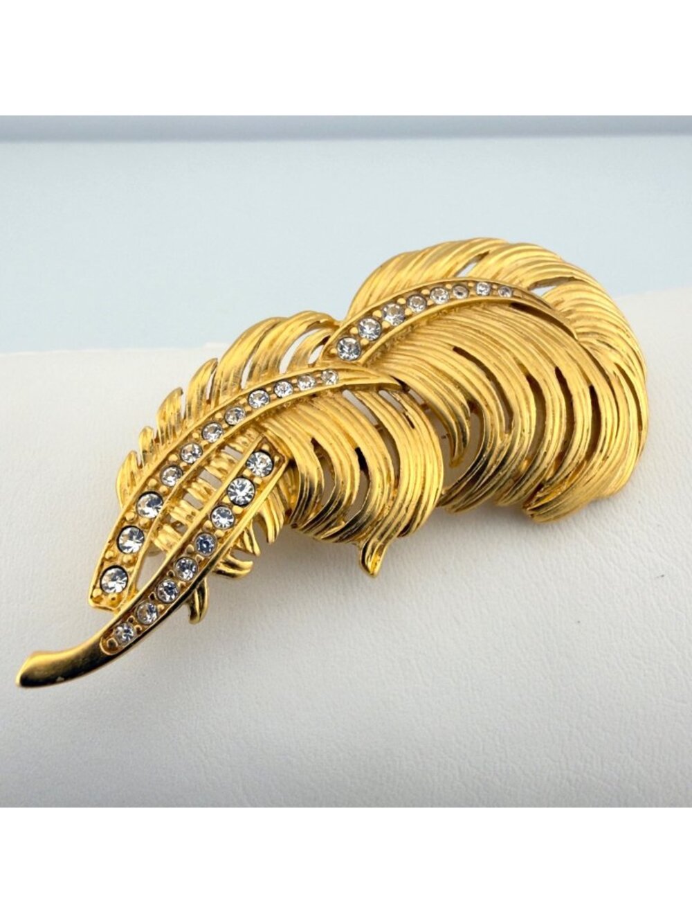 Vintage Trifari Rhinestone Feather Brooch Gold Tone Plume